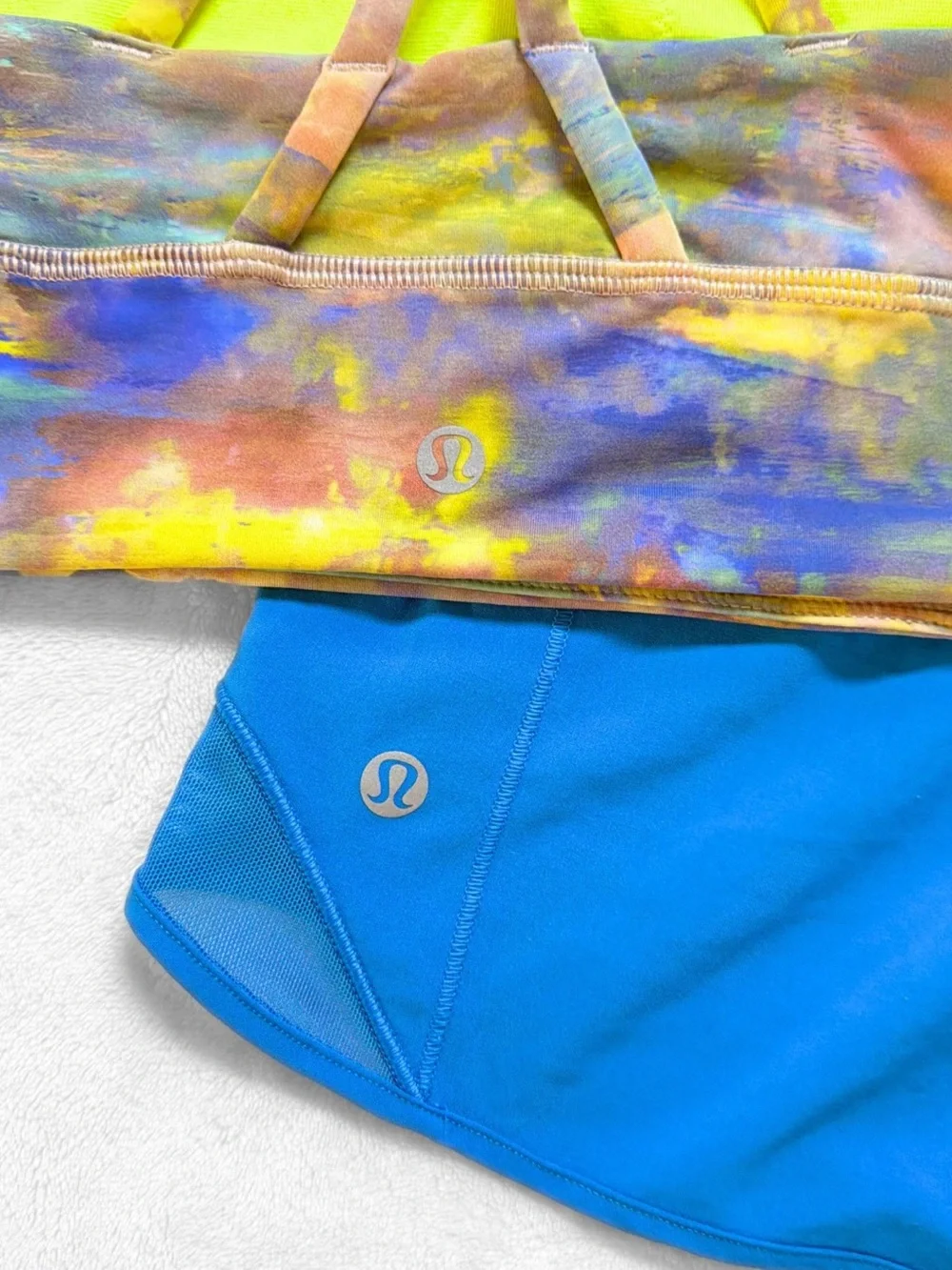 Lululemon Energy High-Neck Tough Bra + Hotty Hot Shorts – Altered Nature Multi